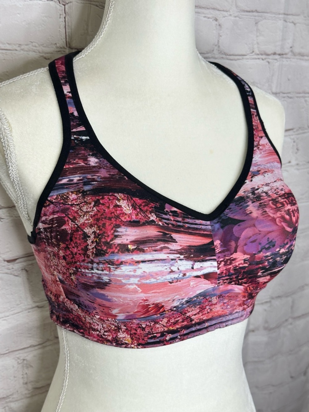 Lululemon Speed Up Bra Dahliascape Multi / Black - Picture 3 of 9